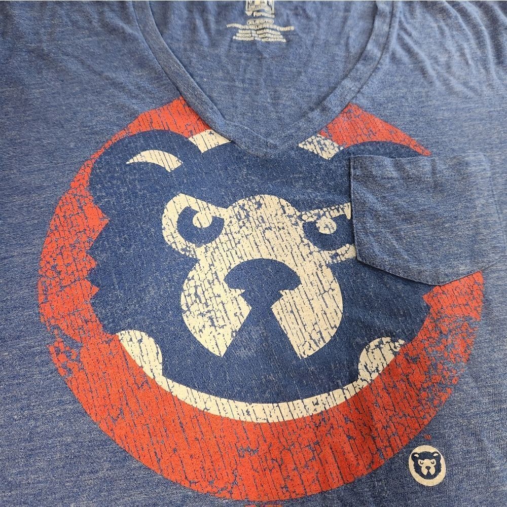 Chicago CUBS XL blue ladies throwback 84 Bear fanatics t-shirt.